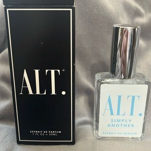 ALT. Simply Another 1 FL OZ Extract De Parfum Never Used